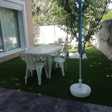 Petit Coin De Paradis. *